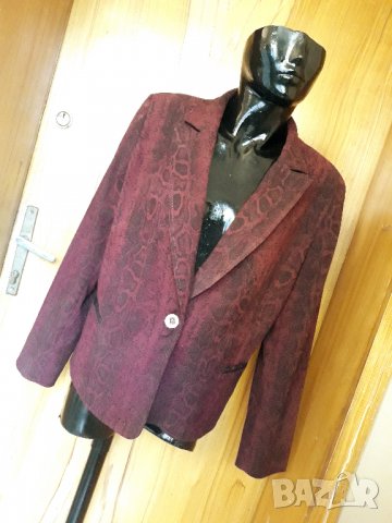 Винено червено сако със змийски принт Л, снимка 2 - Сака - 34541004