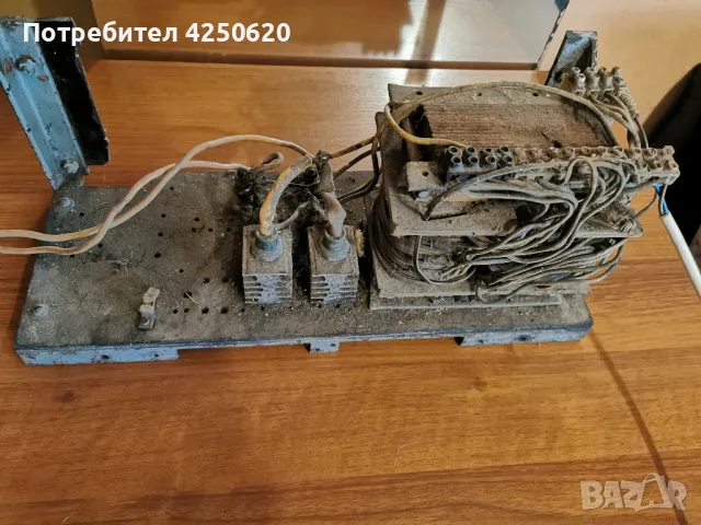 Зарядно за акумулатори саморъчно направено,собствено изобретение.Здраво и мощно.