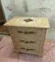 Антикварен дървен скрин с дръжки ангелчета, снимка 1