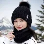Нов дамски комплект зимна шапка с пух (помпон) и шал (яка за врата) в черен цвят , снимка 1