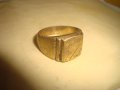 СТАР ПОЗЛАТЕН БРОНЗОВ ПРЪСТЕН ОРНАМЕНТИРАН РЪЧНО МАЙСТОРСКА АРТ ДЕКО СТИЛ ИЗРАБОТКА МАСИВЕН 21898, снимка 1