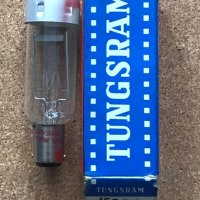 Прожекционна лампа Tungsram 9206DA.220V,150W., снимка 1 - Светкавици, студийно осветление - 44419275