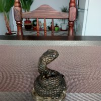 Продавам статуетка на кралска кобра., снимка 2 - Колекции - 39880831