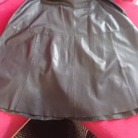Продавам дамска кожена пола, снимка 4 - Поли - 38803224