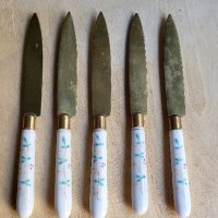 Изключително красиви и стари месингови ножчета с порцеланови дръжки, снимка 5 - Антикварни и старинни предмети - 41525993