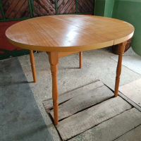 Разтегателна дървена маса с 6 стола в комплект, снимка 4 - Маси - 44595083