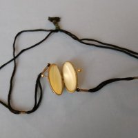 много рядко протмоне от естествена мида за носене на врат със сърма -1920г  , снимка 13 - Антикварни и старинни предмети - 41442910