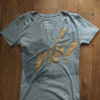 nike - страхотна дамска тениска КАТО НОВА, снимка 4 - Тениски - 36262104