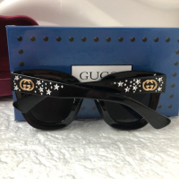 Gucci дамски слънчеви очила с камъни тип котка, снимка 10 - Слънчеви и диоптрични очила - 36172378