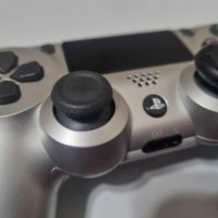 Оригинален Джойстик PS4 DualShock 4, снимка 10 - PlayStation конзоли - 39245829