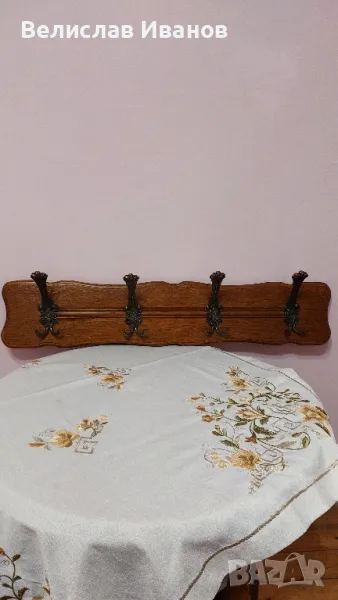 Закачалка за стена от масивно дърво в перфектно състоание., снимка 1