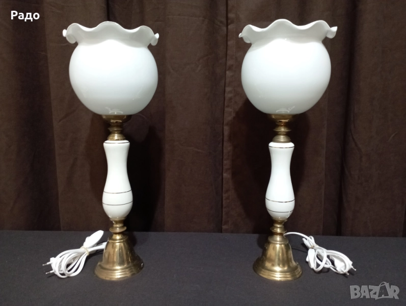 Комплект от две порцеланови лампи с бели стъклени абажури, снимка 1