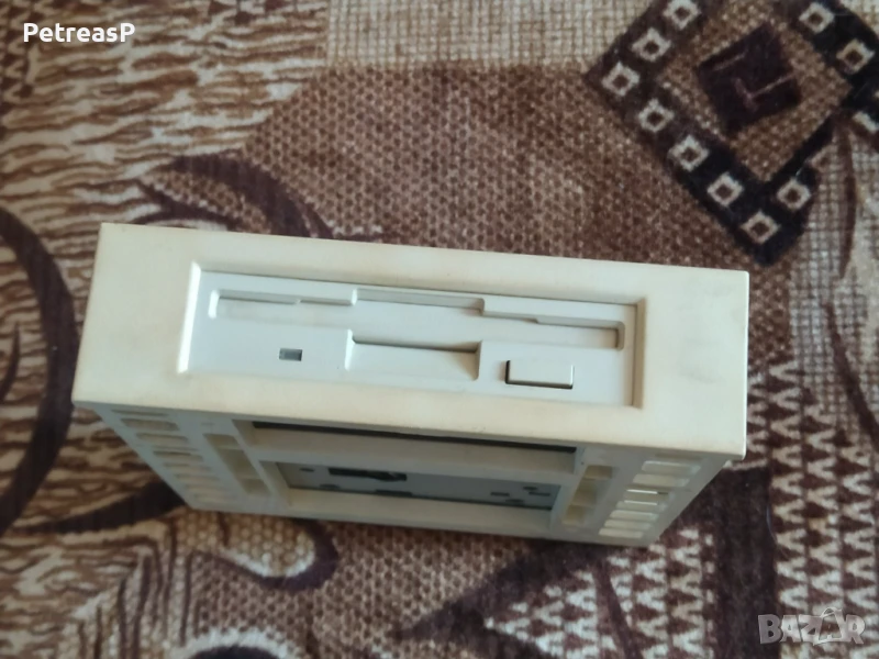 Флопи 1.44 МВ 3,14" с преходна шина към 5,25 ", снимка 1