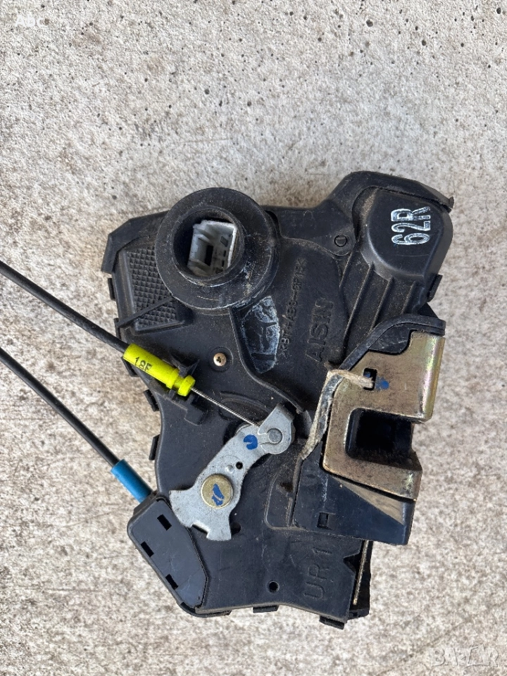 Предна дяснА брава Версо 2004-2010, снимка 1