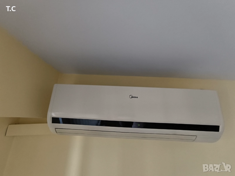 Климатик Midea 12, снимка 1