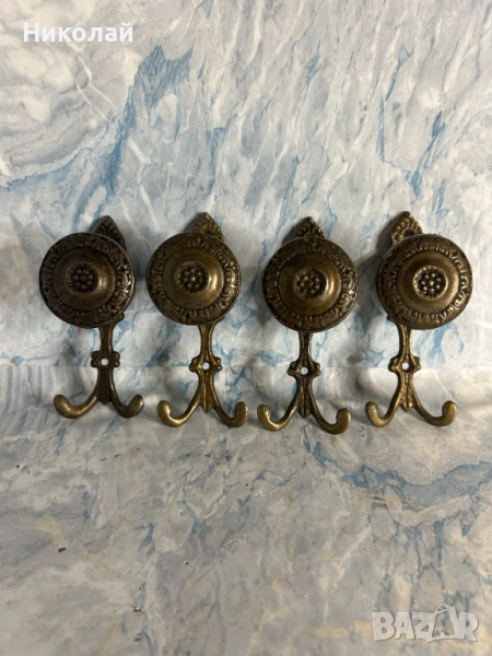 4 Броя Стари Бронзови Закачалки , снимка 1