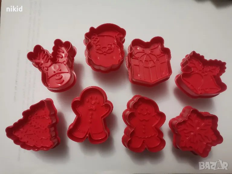 8 Коледни Човече снежинка елен дядо елха камбани пластмасови форми резци бутало сладки форма резец , снимка 1