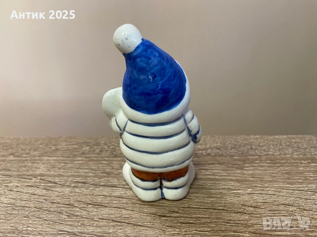 Порцеланова статуетка „Зимно момче с лопатка“, снимка 2 - Антикварни и старинни предмети - 53237839
