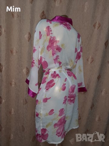 М  Бял,прозрачен халат на розови цветя , снимка 4 - Нощници - 39206456