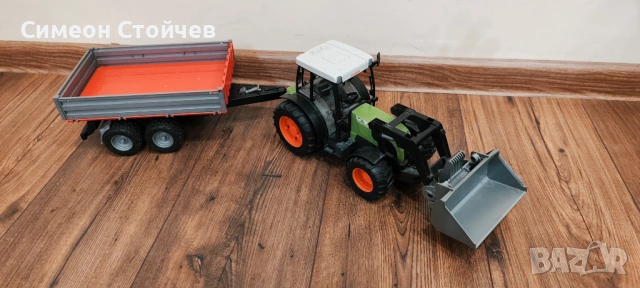 BRUDER 02112 Трактор CLAAS Nectis 267 F с ремарке и челен товарач, снимка 7 - Коли, камиони, мотори, писти - 53512155