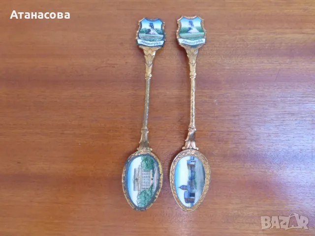 Сувенирни лъжички 2 бр с емайл Ленинград СССР , снимка 3 - Антикварни и старинни предмети - 49377897