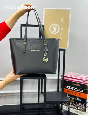 Michael Kors дамски чанти Различни цветове , снимка 5 - Чанти - 48885615