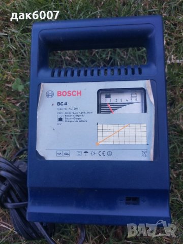 Зарядно за кола 12v"BOSCH), снимка 1 - Аксесоари и консумативи - 41416450
