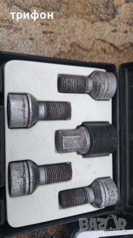 Секретни болтове за мерцедес, снимка 2 - Аксесоари и консумативи - 52586931