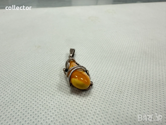 Сребърна висулка с яйчен кехлибар. №7661, снимка 5 - Колиета, медальони, синджири - 52624149
