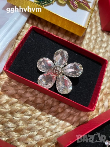 Брошки с кутия, снимка 18 - Други - 53605741