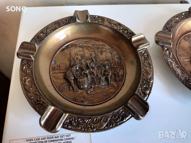 Страхотни Голями Релефни Италиански Бронзови Пепелници, снимка 4 - Антикварни и старинни предмети - 51140668