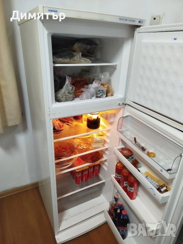 Хладилник с камера, снимка 2 - Хладилници - 53597592