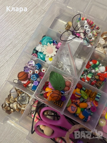 Кутия с мъниста за гривнички, снимка 3 - Колекции - 53088883