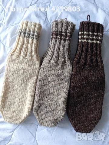 Ръчно плетени вълнени чорапи , снимка 2 - Други - 53036339
