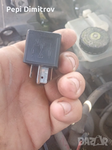 Многофункционално 4-пиново черно реле 9441158 V23134-J52-X346 , снимка 2 - Части - 53781550