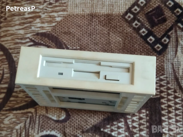 Флопи 1.44 МВ 3,14" с преходна шина към 5,25 "