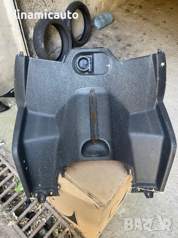 Piaggio MP3 вътрешна пластмаса