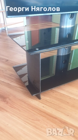 Стъклена маса за телевизор, снимка 3 - Маси - 51625253
