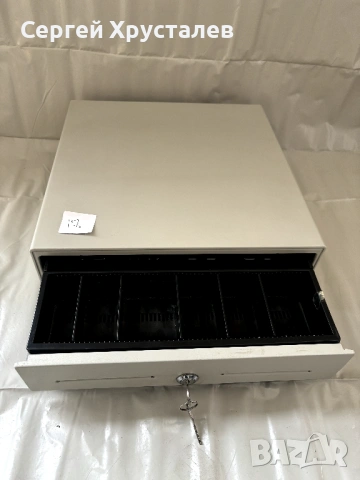 метална каса за банкноти и монети