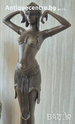 Голяма , бронзова скулптура в стил Ар Деко.
, снимка 4 - Статуетки - 50998961
