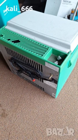 Туристически хладилник на 12V, 220V и газ, снимка 5 - Хладилни чанти - 50664248