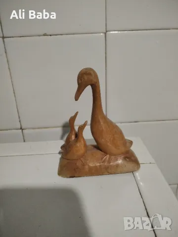 Красива дървена фигура Патица с патета, снимка 2 - Антикварни и старинни предмети - 47626280