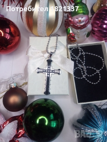 Кръст, снимка 3 - Колиета, медальони, синджири - 52674361
