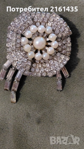 Прелестна ретро брошка на Яблонекс Чехословакия от 70-те години на миналия век 