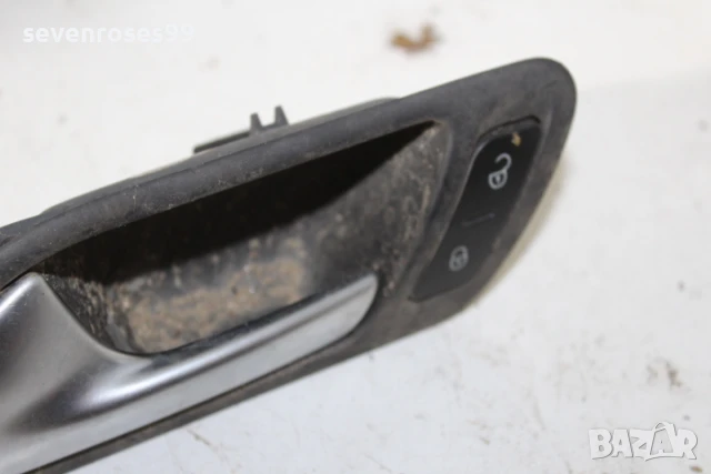 Дръжка вътрешна предна лява Фолксваген Голф 5 Джета VW Golf 5 Jetta  1K1837113, снимка 2 - Части - 50659543