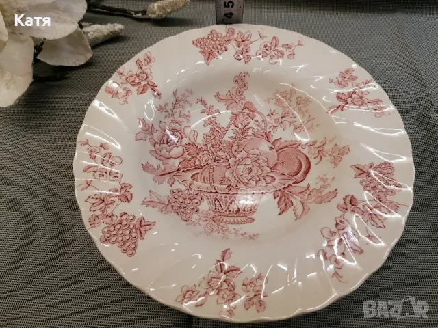  

MYOTT MEAKIN Bountiful в червено. Ретро от 70-те години на миналия век, снимка 2 - Чинии - 50361688