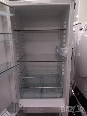 Като нов комбиниран хладилник с фризер Миеле Miele А+++ с две години гаранция!, снимка 2 - Хладилници - 53832764