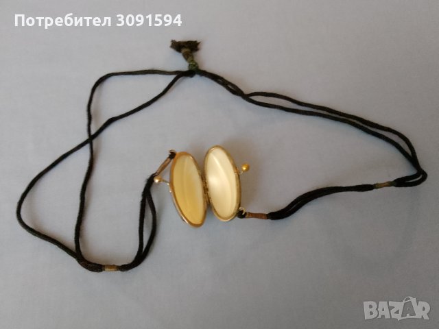 много рядко протмоне от естествена мида за носене на врат със сърма -1920г  , снимка 13 - Антикварни и старинни предмети - 41442910