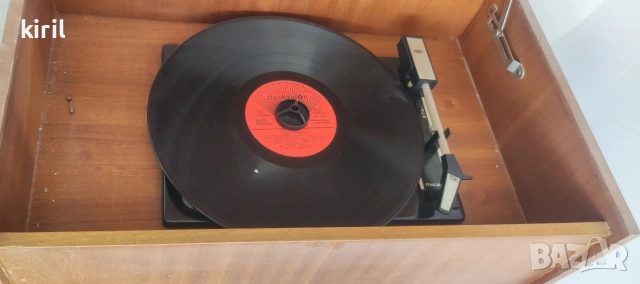 Музикалният шкаф Акорд 104