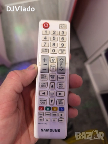 Телевизор Samsung 32 инча бял смарт, снимка 3 - Телевизори - 53686920